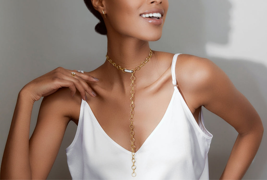 Model wearing Ecksand's Duel Oversized Diamond Chain Necklace