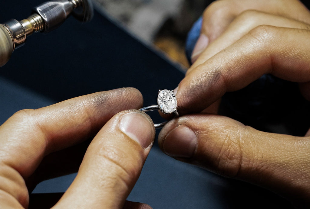 A photo of a magnified diamond.