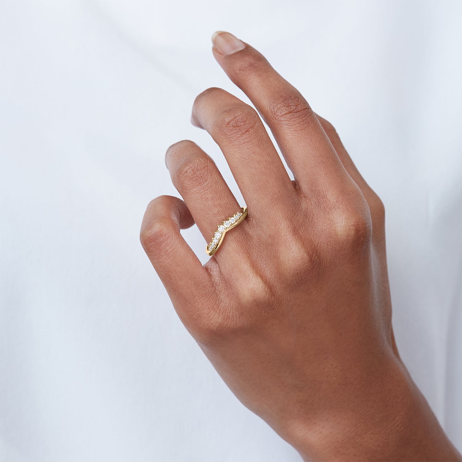 Curved Diamond Pave Ring Ecksand