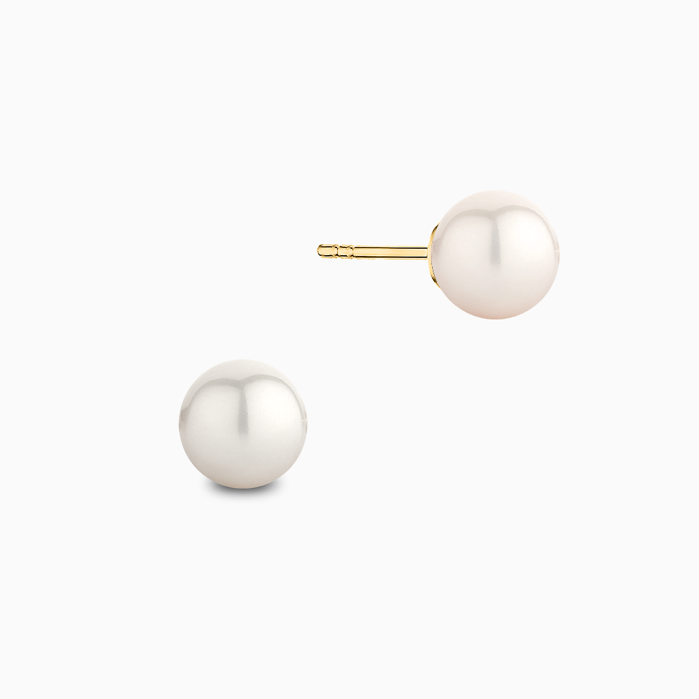 Flat pearl sales stud earrings