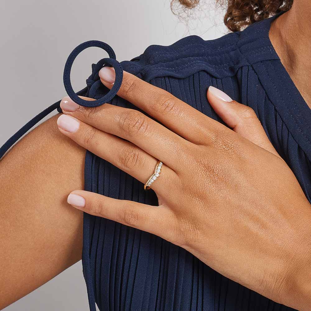 Curved diamond online