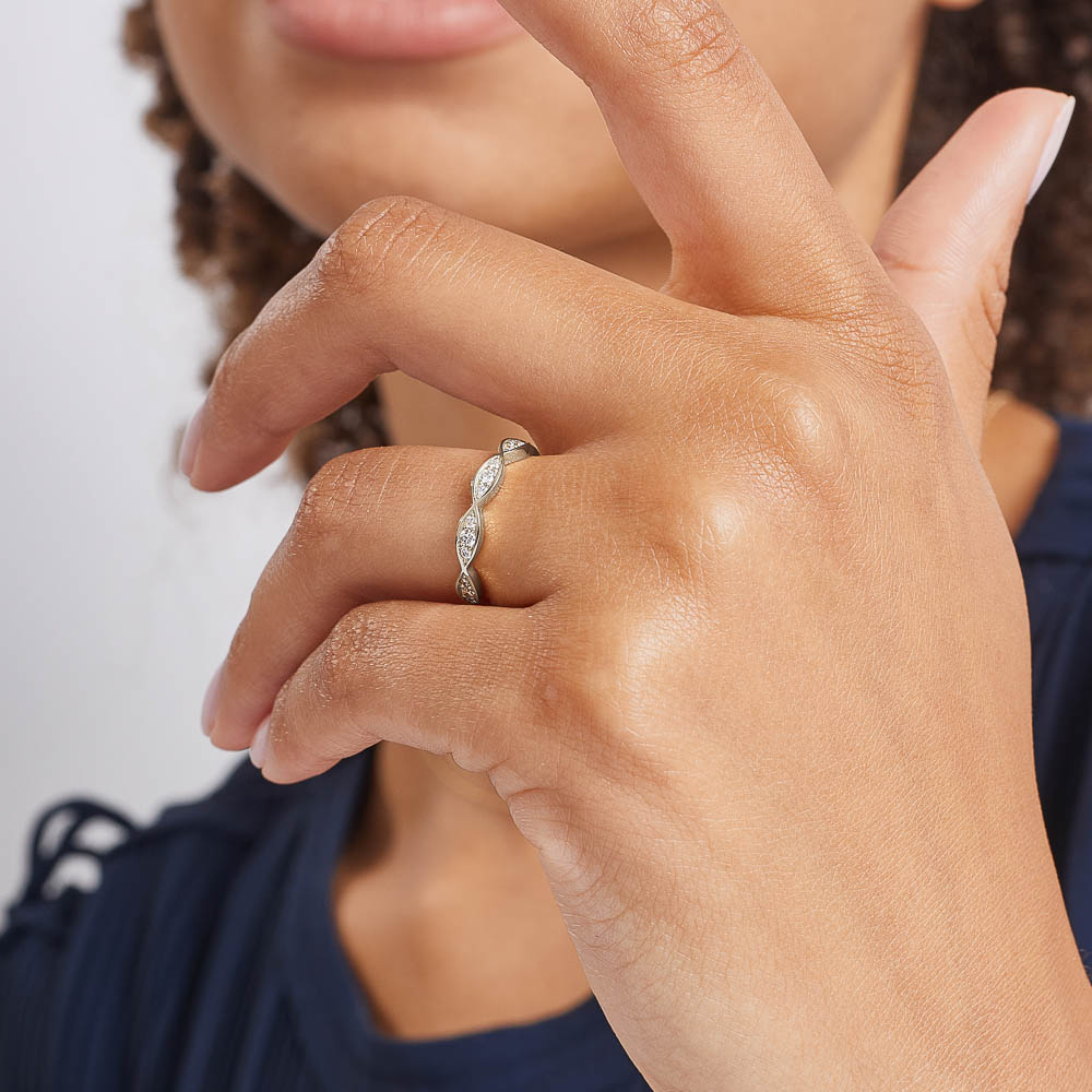 Scalloped Diamond Wedding Ring