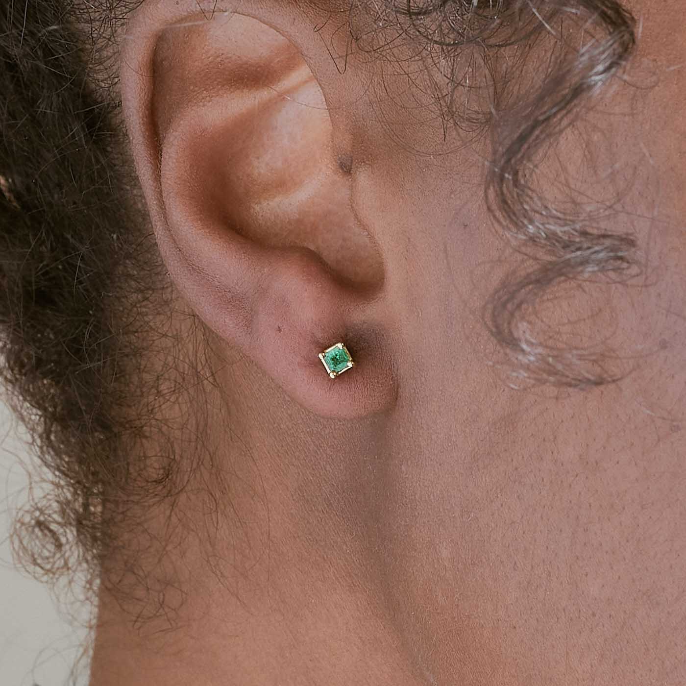 Princess-Cut Emerald Single Stud Earring Ecksand