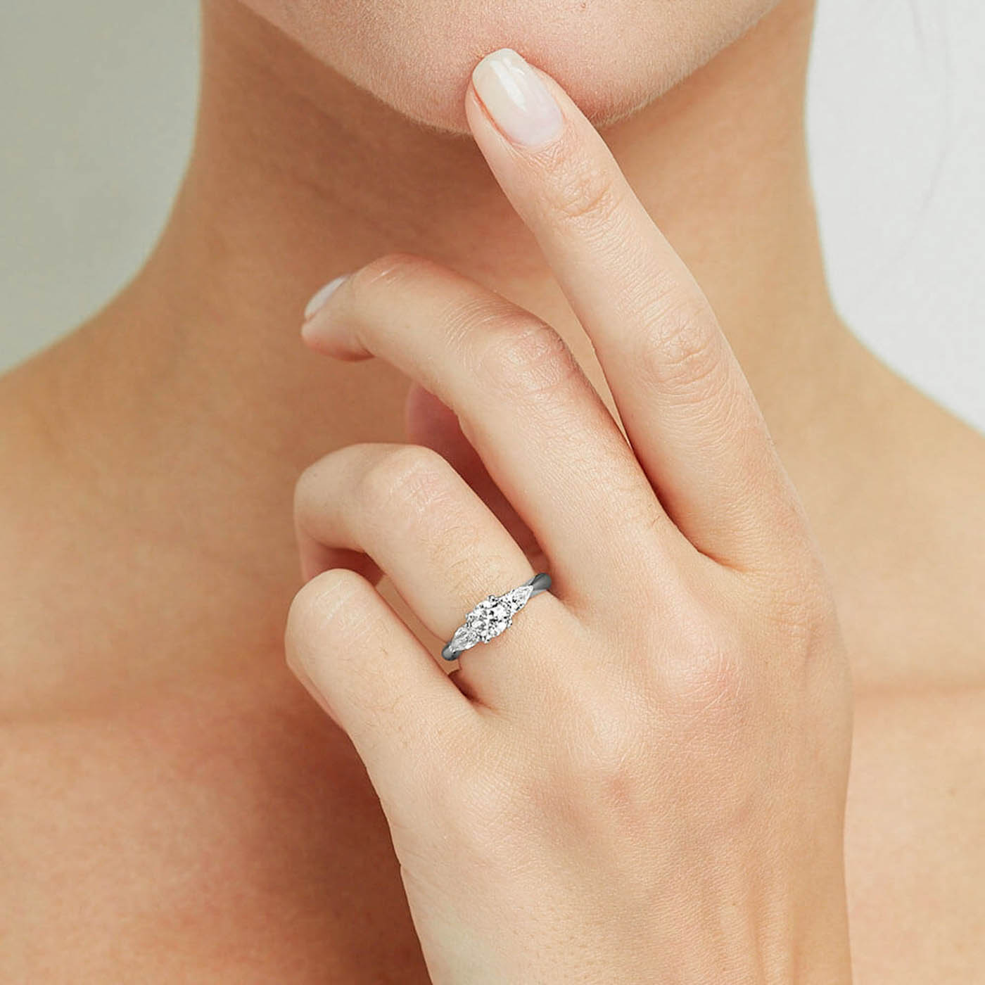 Three Stone Diamond Engagement Ring with Cathedral Setting Ecksand
