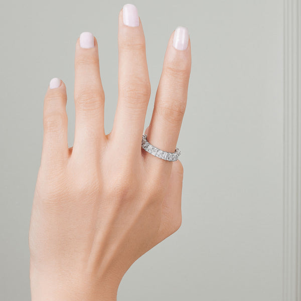 Radiant cut diamond eternity ring outlet